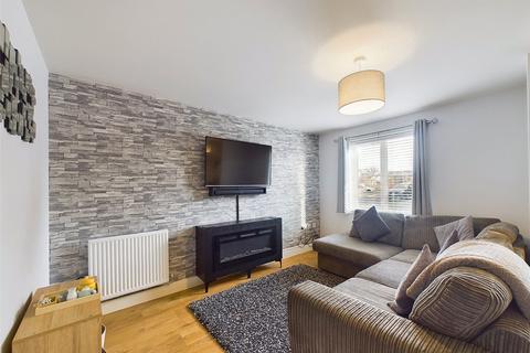8 Cheviot Close, Fernhill Heath, Worcester, WR3 7WD
