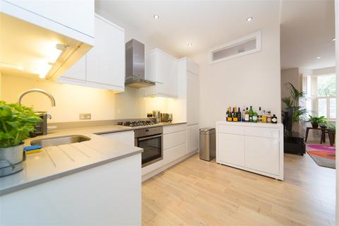 2 bedroom flat for sale, Saville Road, London, W4