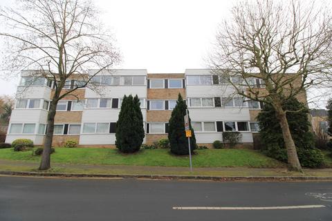 17 Carlton Close, Upminster, RM14 2YR