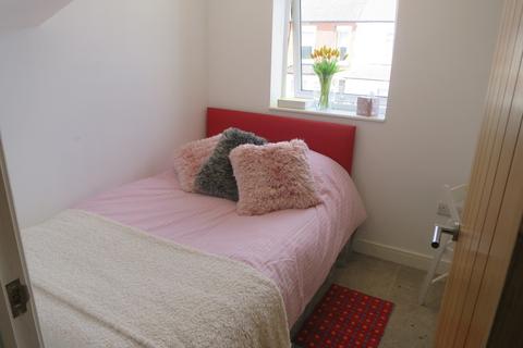 3 bedroom ground floor flat to rent, 1 Edward Road, Edward Road, Nottingham NG2