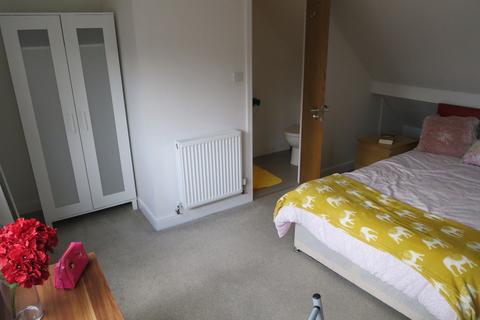 3 bedroom ground floor flat to rent, 1 Edward Road, Edward Road, Nottingham NG2