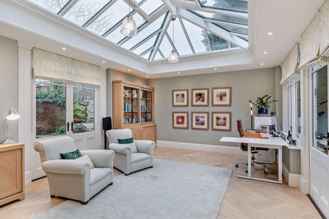 East Leybourne House Combe Lane, Wormley, Godalming, GU8 5TP