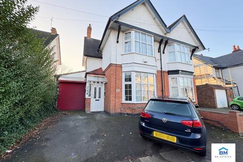 5 bedroom semi-detached house for sale, Stoughton Drive North, Leicester LE5