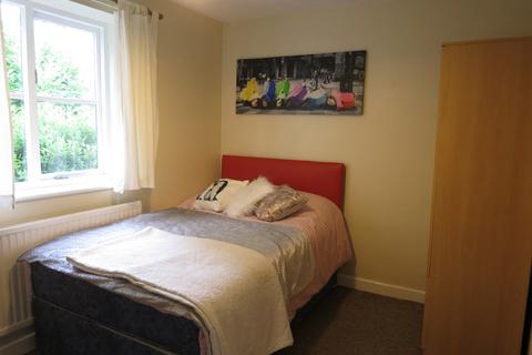 2 bedroom house to rent, 37 Meadow Close, Meadow Close, Nottingham NG2