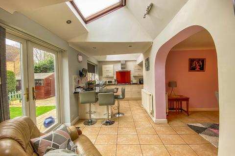 4 bedroom detached house for sale, Petersfield Road, Duxford