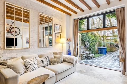 6 Hopkinsons Place, London, NW1 8TN