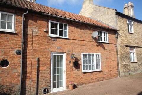 2 bedroom terraced house to rent, Cross Keys Yard, Sleaford, Lincolnshire, NG34