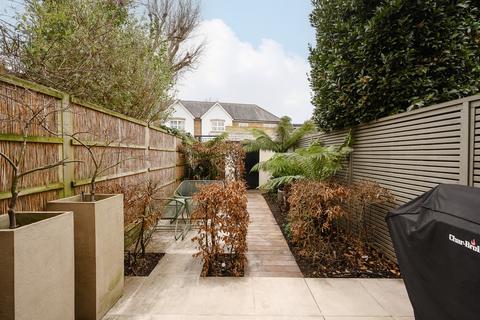 22 May Road, Twickenham, TW2 6QP