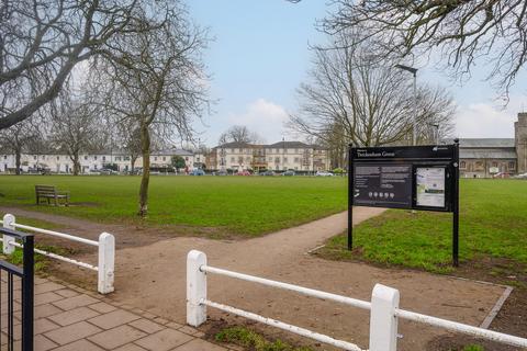 22 May Road, Twickenham, TW2 6QP