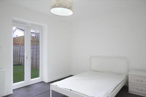 2 bedroom semi-detached bungalow for sale, Oakhill Road, London, SW16 5RG