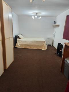 Studio to rent, East Tilbury, RM18