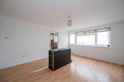 2 bedroom flat for sale, Sea Front, Hayling Island PO11