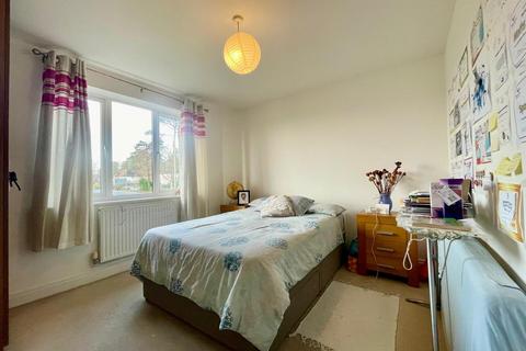 2 bedroom flat for sale, Wimborne Road East, Ferndown