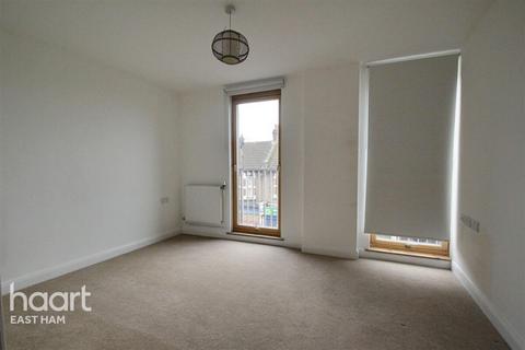 2 bedroom apartment to rent, Oberon Court, LONDON