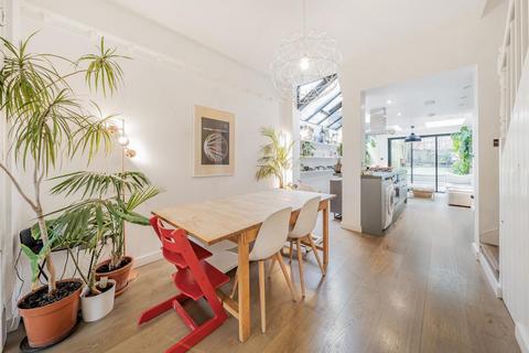 8 Brading Road, London, SW2 2AN