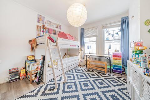 8 Brading Road, London, SW2 2AN