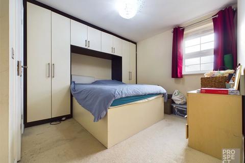 2 bedroom apartment for sale, Holyhead Mews, Slough, Berkshire, SL1