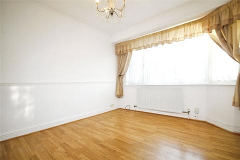 4 bedroom semi-detached house to rent, Rushden Gardens, Ilford, IG5