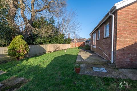 3 bedroom detached bungalow for sale, Manor Crescent, Newport