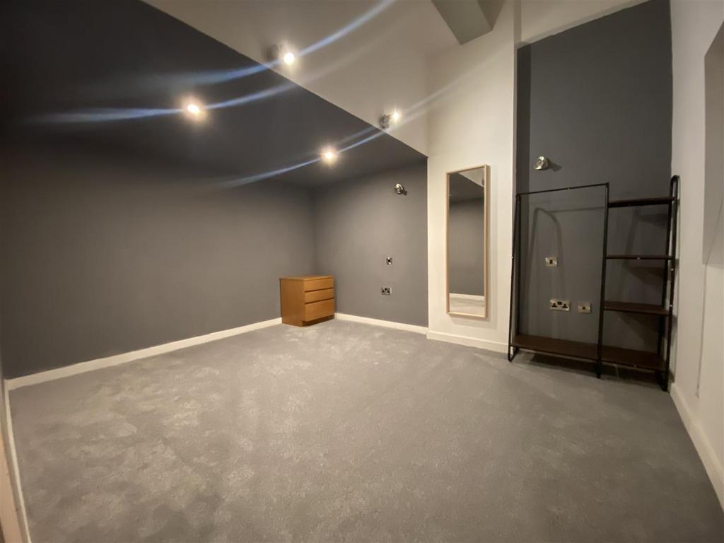 Bedroom 1.jpeg