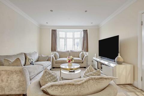 16 Albury Avenue, Isleworth, TW7 5HX