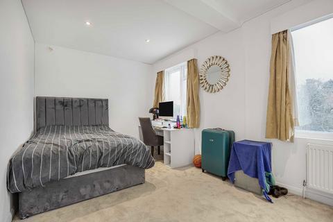 16 Albury Avenue, Isleworth, TW7 5HX