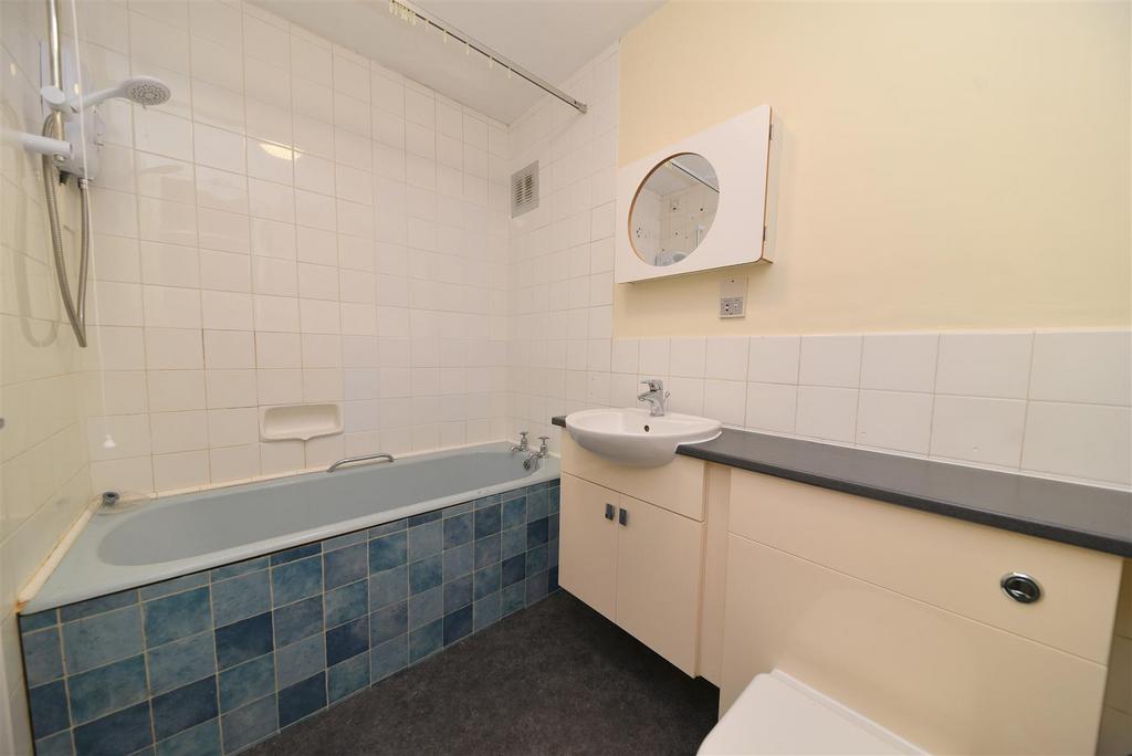 Bathroom 1.JPG
