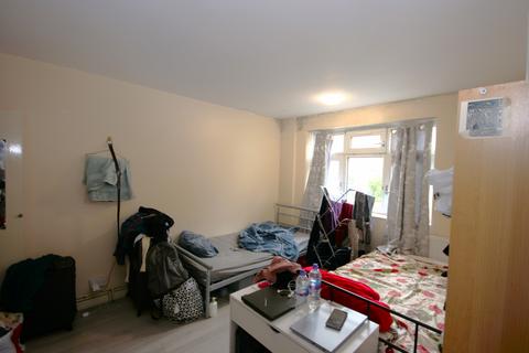 3 bedroom flat for sale, Cable Street , E1 0AL