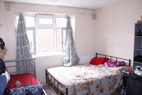 3 bedroom flat for sale, Cable Street , E1 0AL