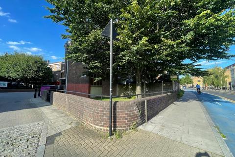 Flat 7, Chamberlain House Cable Street, London, E1 0AL