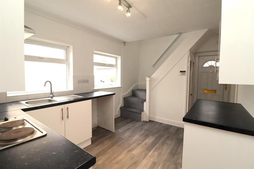 Kitchen1.JPG
