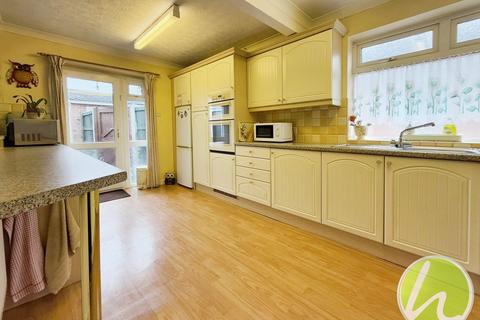 2 bedroom semi-detached bungalow for sale, Priory Road, Stanford-Le-Hope, SS17