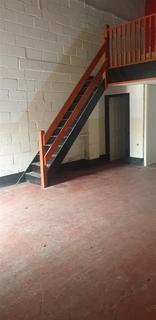 Industrial unit to rent, Northend Road