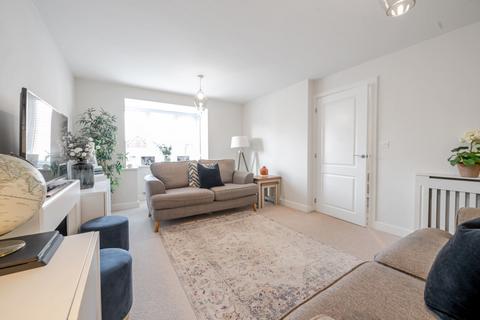 20 Blake Close, Towcester, NN12 6JN