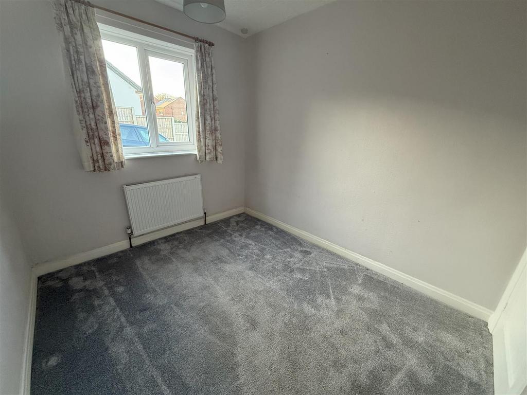 Middle Bedroom.jpg