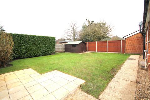 2 bedroom bungalow to rent, Leachcroft, Chalfont St Peter SL9