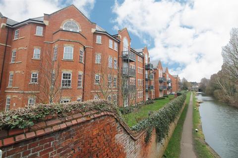 2 bedroom flat to rent, Florey Gardens, Aylesbury HP20