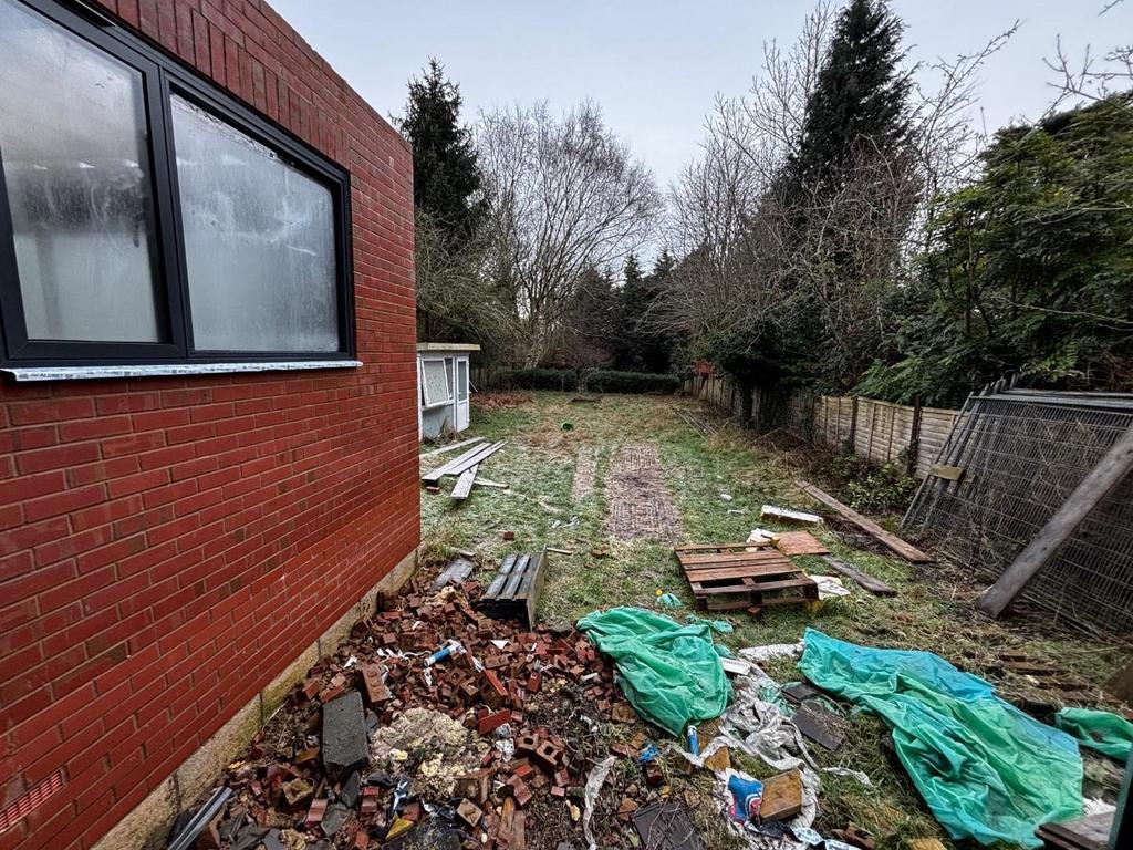 Rear Garden 1.jpg