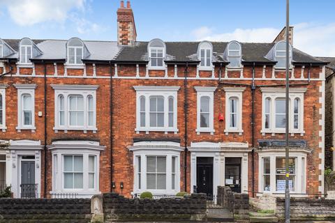 4 bedroom terraced house to rent, Bath Road, Swindon SN1