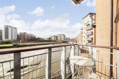 2 bedroom flat for sale, Turlow Court, Leeds