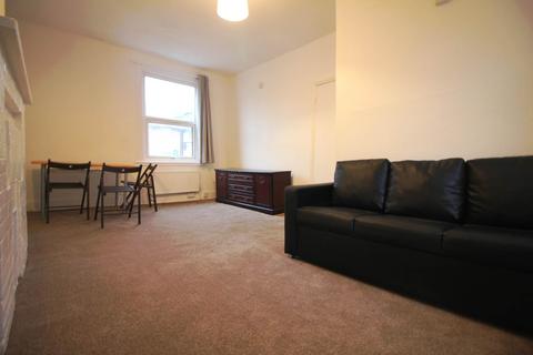 3 bedroom flat to rent, Adelaide Grove, Shepherds Bush