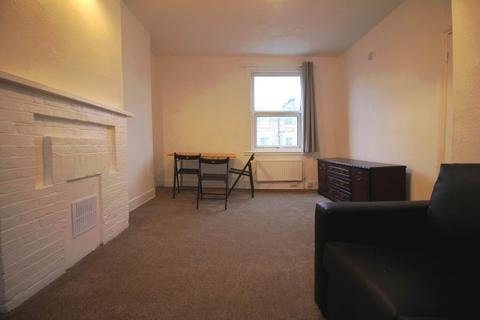 3 bedroom flat to rent, Adelaide Grove, Shepherds Bush