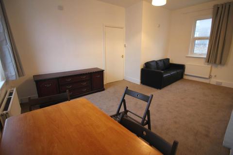 3 bedroom flat to rent, Adelaide Grove, Shepherds Bush