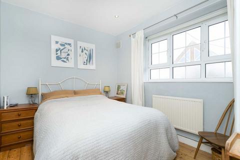 2 bedroom flat for sale, Reardon Street, London E1W