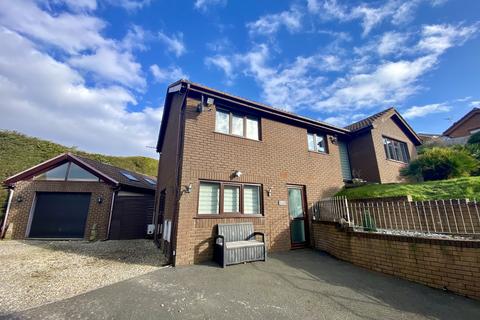 4 bedroom detached house for sale, Clos Sant Teilo, Llangyfelach, Swansea, City And County of Swansea.