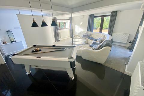 undefined, Clos Sant Teilo, Llangyfelach, Swansea, City And County of Swansea.