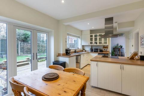 1 Hinton Avenue, Alvechurch, Birmingham, B48 7LZ