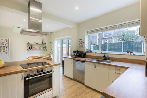 1 Hinton Avenue, Alvechurch, Birmingham, B48 7LZ