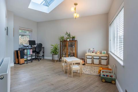 1 Hinton Avenue, Alvechurch, Birmingham, B48 7LZ