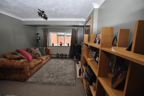 2 bedroom apartment for sale, Jennings Way, Burton-On-Trent DE14